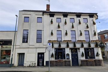 Bath Inn, Robin Hood Street